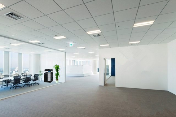 該建筑企業公司會議室一角