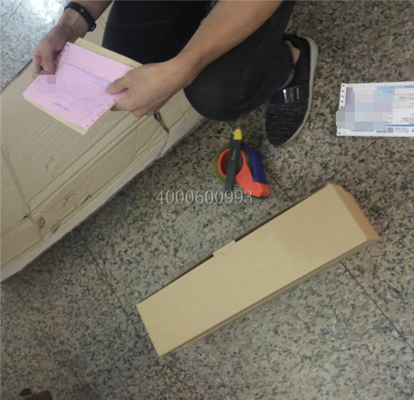 核對柯尼卡美能達C200復印機耗材TN214碳粉訂單信息與貨物-科頤辦公